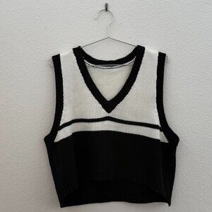 One Size Black/White Oversized Knit Sweater Vest